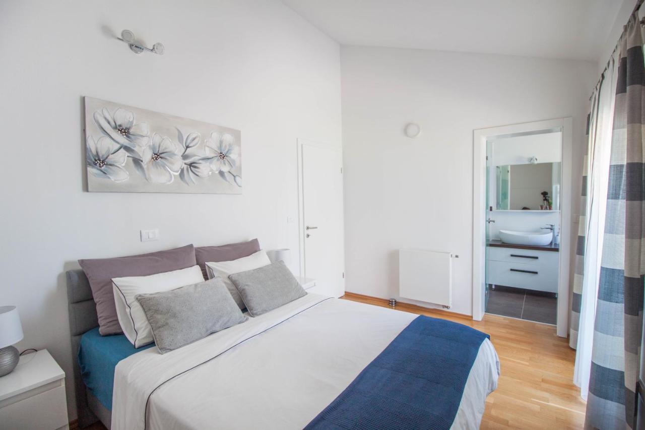 Nebo Ii Apartment *